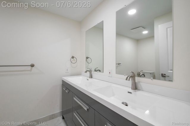 4089 Aberdeen Court, West Bloomfield Charter Township, MI 48323