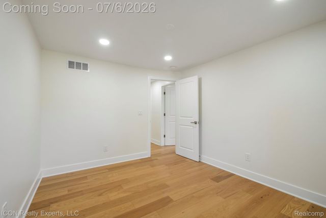 4089 Aberdeen Court, West Bloomfield Charter Township, MI 48323