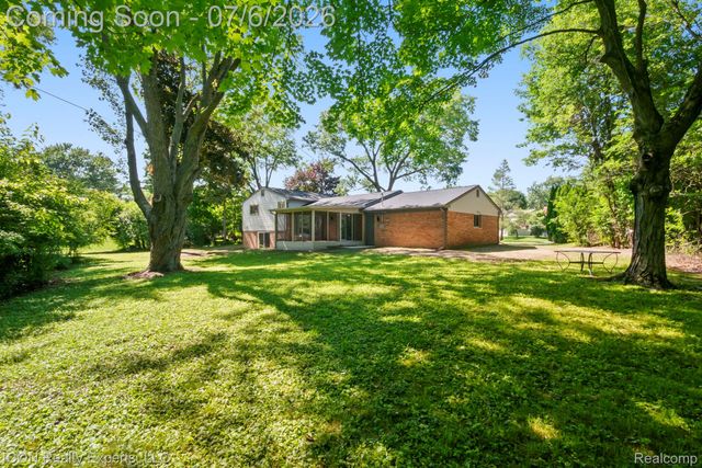 4089 Aberdeen Court, West Bloomfield Charter Township, MI 48323