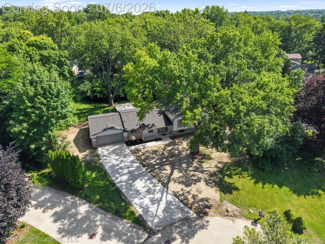4089 Aberdeen Court, West Bloomfield Charter Township, MI 48323