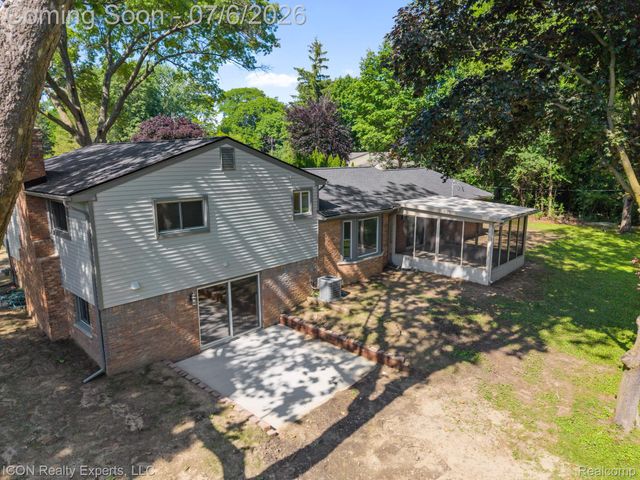 4089 Aberdeen Court, West Bloomfield Charter Township, MI 48323