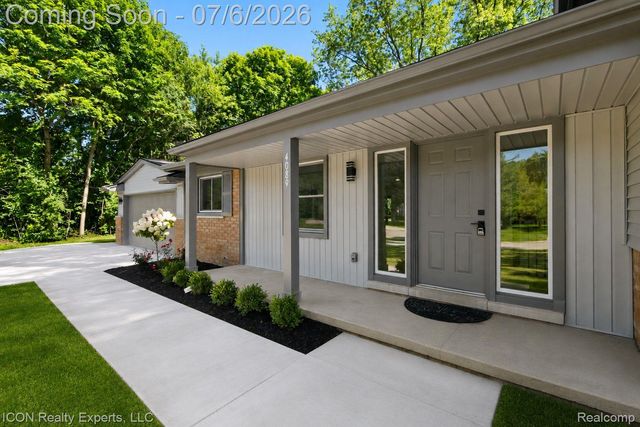 4089 Aberdeen Court, West Bloomfield Charter Township, MI 48323