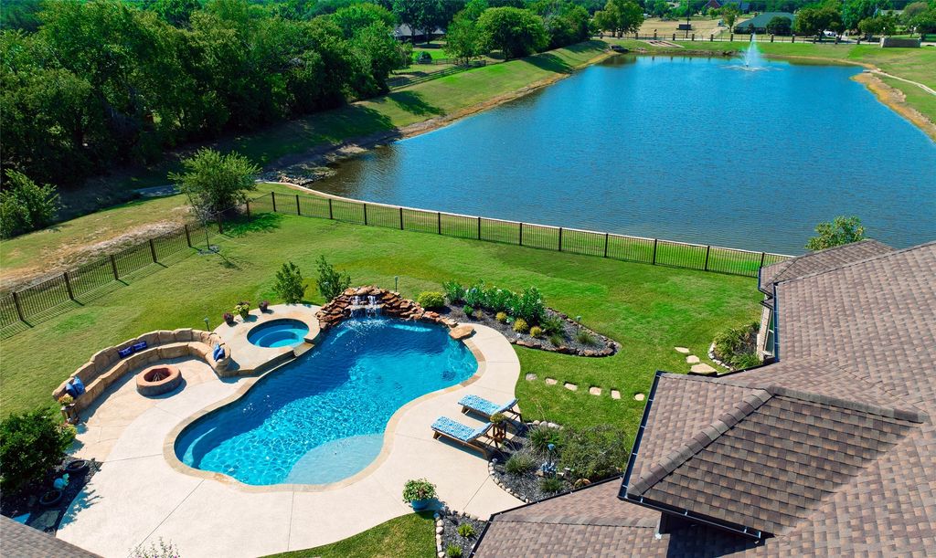 115 Fox Trot Lane, Double Oak, TX 75077