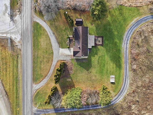 2394 County Road 27, Waterloo, IN 46793