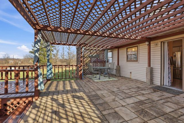 2394 County Road 27, Waterloo, IN 46793