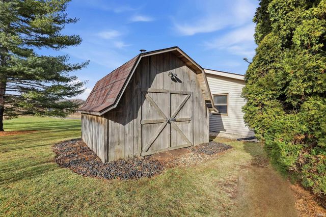 2394 County Road 27, Waterloo, IN 46793