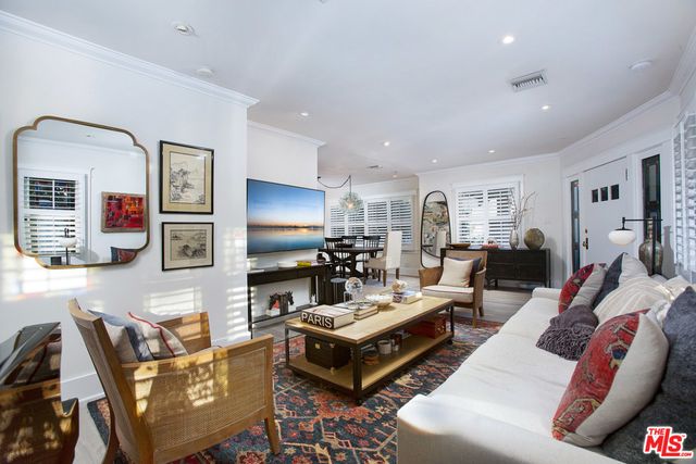 1338 N Genesee Avenue, Los Angeles, CA 90046