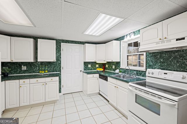 3402 Johnson Ferry Road, Roswell, GA 30075