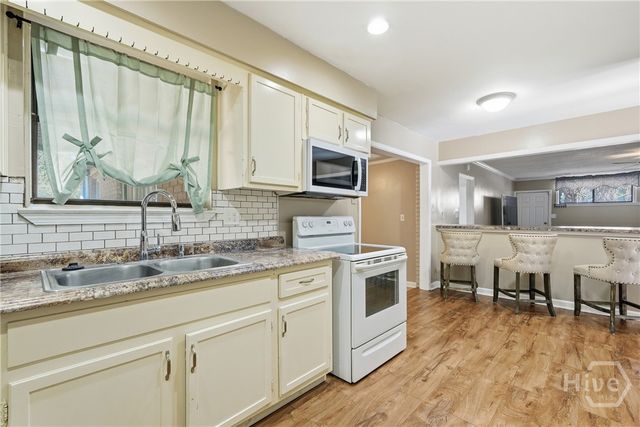 2222 Bacon Park Drive, Savannah, GA 31406