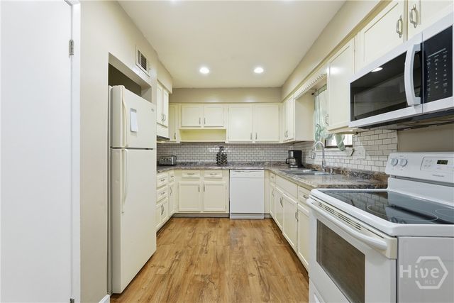 2222 Bacon Park Drive, Savannah, GA 31406