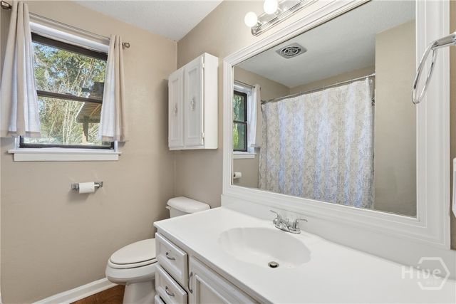 2222 Bacon Park Drive, Savannah, GA 31406