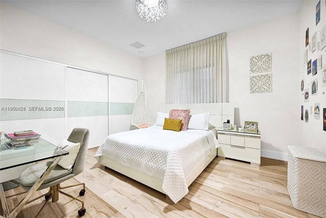 433 NW 127th Ave, Miami, FL 33182