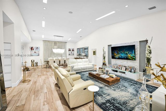 433 NW 127th Ave, Miami, FL 33182