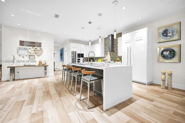 433 NW 127th Ave, Miami, FL 33182