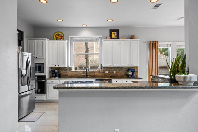 3804 Comanche Trail, Bedford, TX 76021