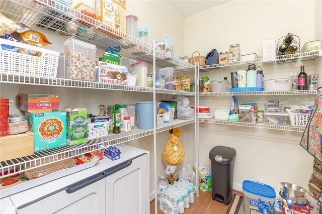 10165 Ambys Ln, Ashland, VA 23005