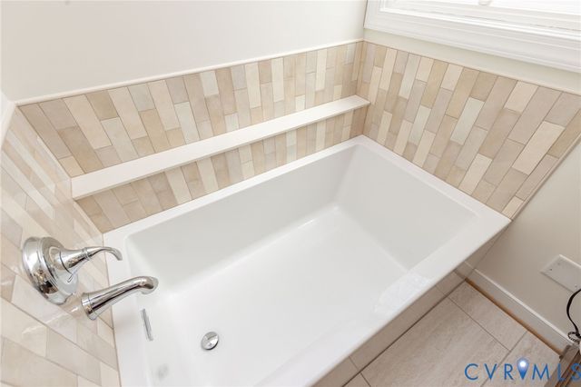 10165 Ambys Ln, Ashland, VA 23005