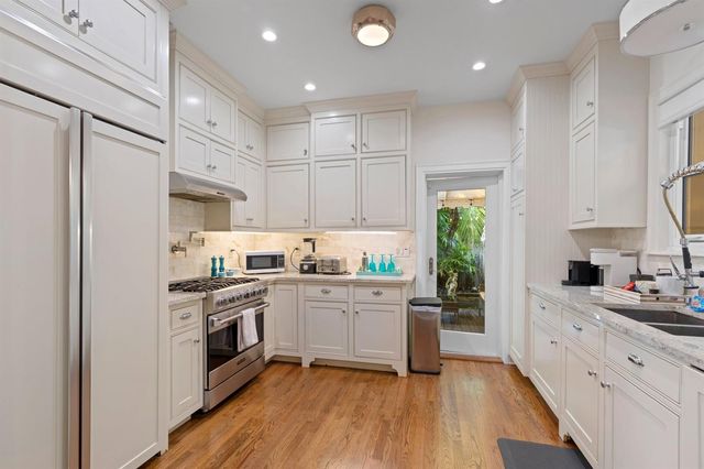 733 Sunset Road, West Palm Beach, FL 33401