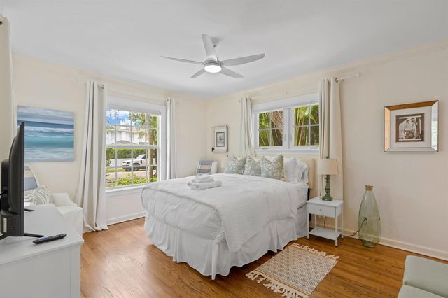 733 Sunset Road, West Palm Beach, FL 33401