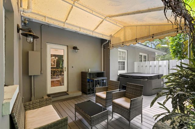 733 Sunset Road, West Palm Beach, FL 33401
