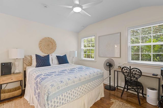 733 Sunset Road, West Palm Beach, FL 33401