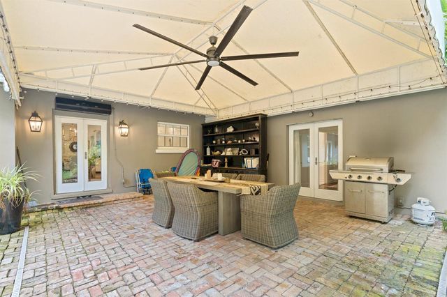 733 Sunset Road, West Palm Beach, FL 33401