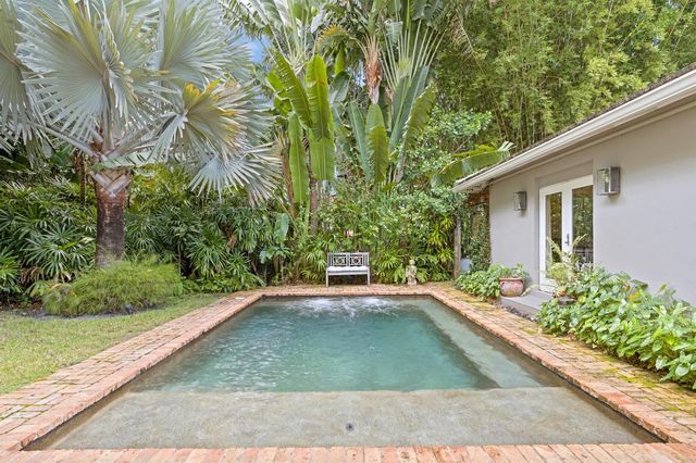 733 Sunset Road, West Palm Beach, FL 33401