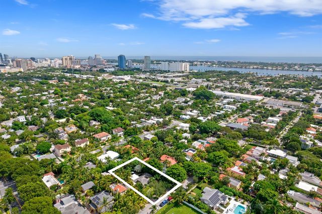 733 Sunset Road, West Palm Beach, FL 33401