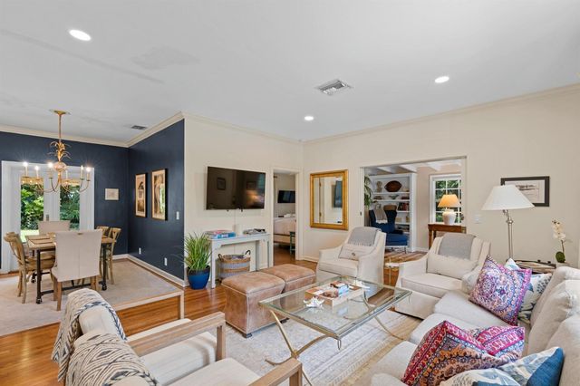 733 Sunset Road, West Palm Beach, FL 33401
