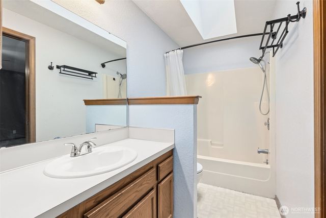 3843 Vassar Loop SE, Lacey, WA 98503