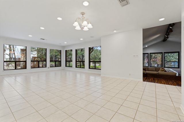 3243 Swandale St, San Antonio, TX 78230