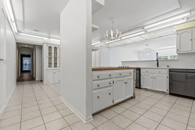 3243 Swandale St, San Antonio, TX 78230