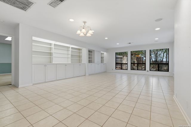 3243 Swandale St, San Antonio, TX 78230