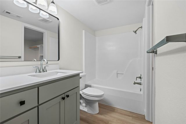 2068 N Kantz Lane, Fayetteville, AR 72703