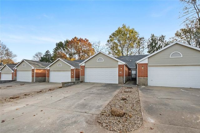 2068 N Kantz Lane, Fayetteville, AR 72703