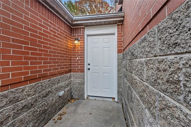 2068 N Kantz Lane, Fayetteville, AR 72703