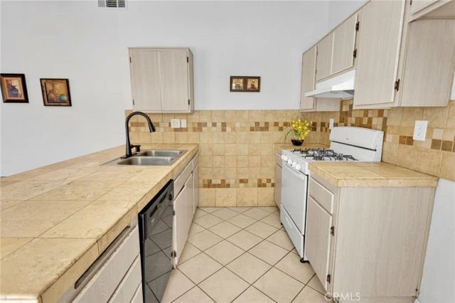 15036 Milford, Adelanto, CA 92301