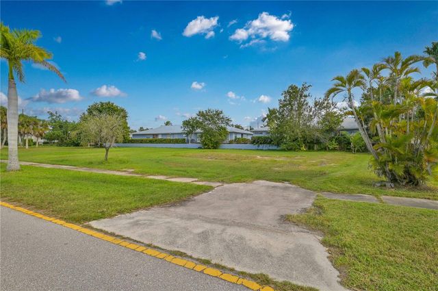 821 W MARION AVENUE, Punta Gorda, FL 33950