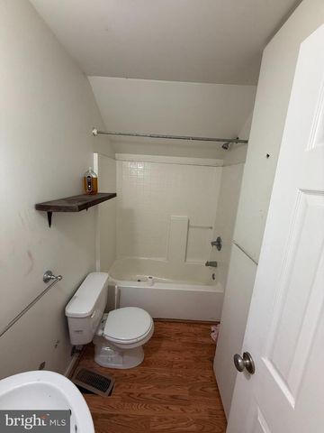 521 NORTHERN SPY DR, Linden, VA 22642