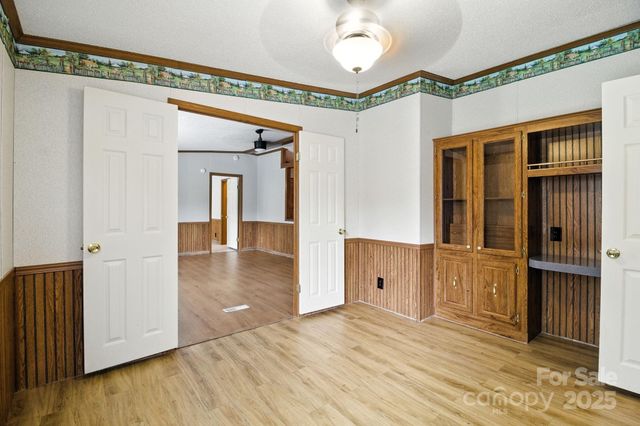 6337 Fairlane Street, Hickory, NC 28602
