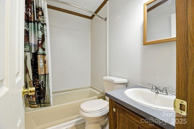 6337 Fairlane Street, Hickory, NC 28602