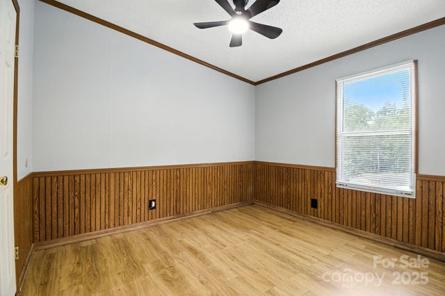 6337 Fairlane Street, Hickory, NC 28602