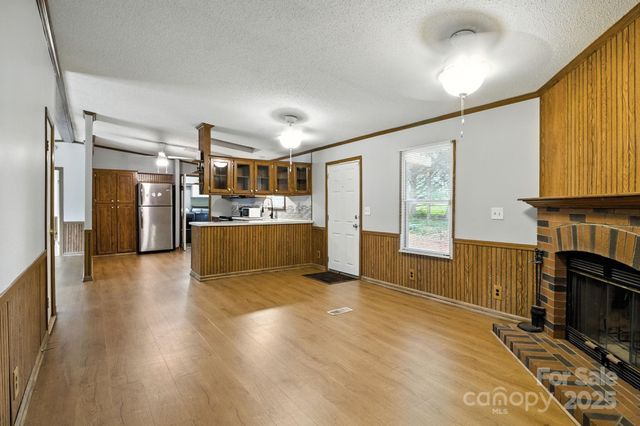 6337 Fairlane Street, Hickory, NC 28602