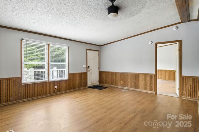 6337 Fairlane Street, Hickory, NC 28602