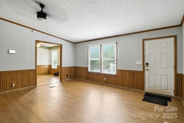 6337 Fairlane Street, Hickory, NC 28602