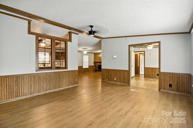 6337 Fairlane Street, Hickory, NC 28602