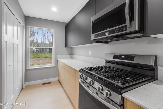 696 W Wood Star Drive, Wasilla, AK 99654