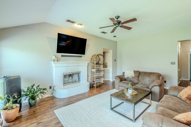 6917 Laurel Canyon Terrace, Fort Worth, TX 76132