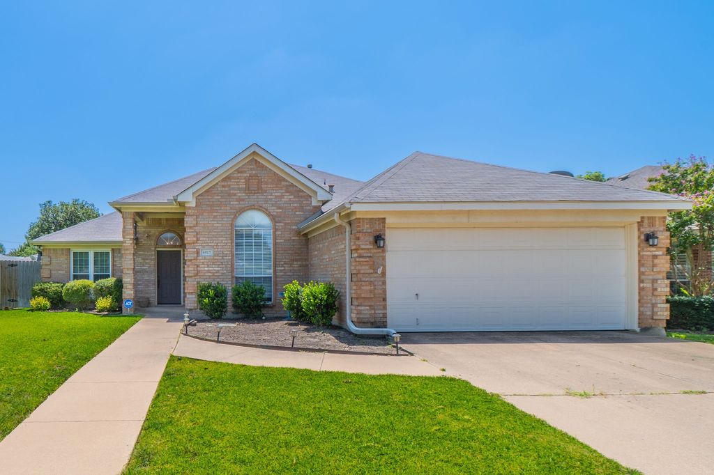 6917 Laurel Canyon Terrace, Fort Worth, TX 76132