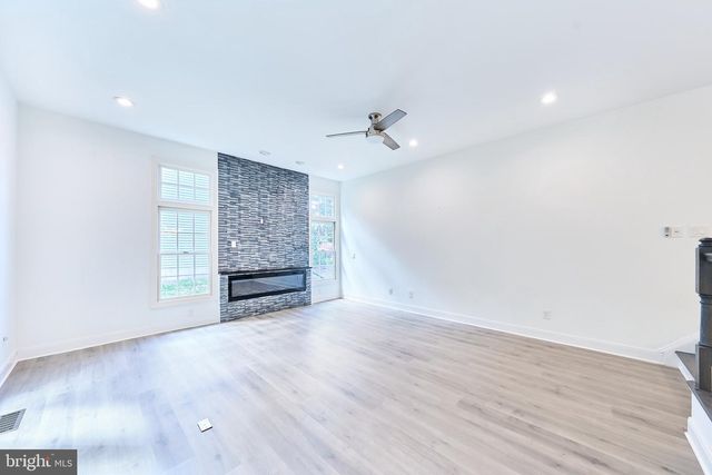 47093 KENTWELL PL, Sterling, VA 20165